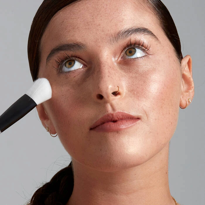 High Glass Illuminating Powder Brush 4 High Glass Illuminating Powder Brush - Image 2