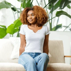 Rosemary Mint Daily Styling Créme 8 Rosemary Mint Daily Styling Créme -Auline Makeup RosemaryMintModel 39a90fb0 6fd6 49b1 83f8 10a9a0585b4f